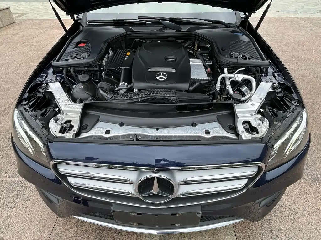 Mercedes-Benz E-Class 2018 — фото 23