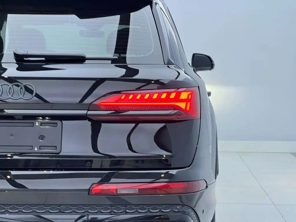 Audi Q7 2024