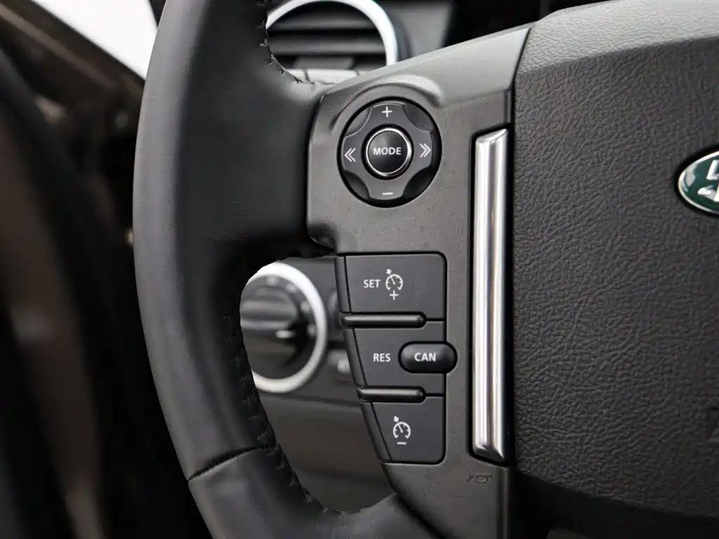 Land Rover Discovery 2011 — фото 15