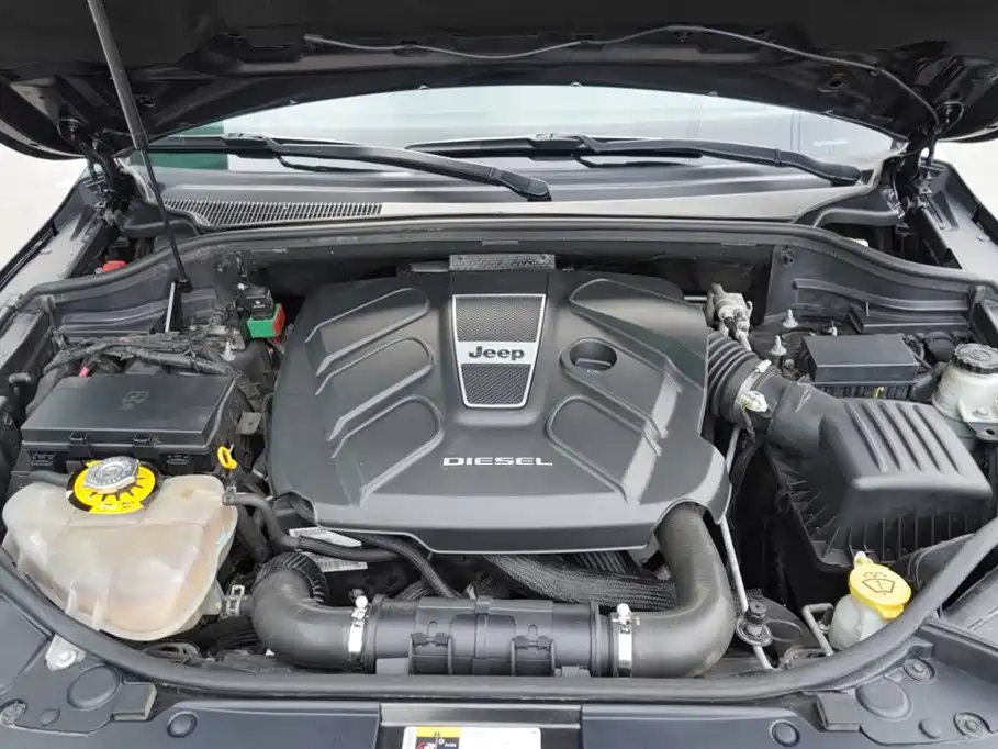 Jeep Grand Cherokee 2014 — фото 10