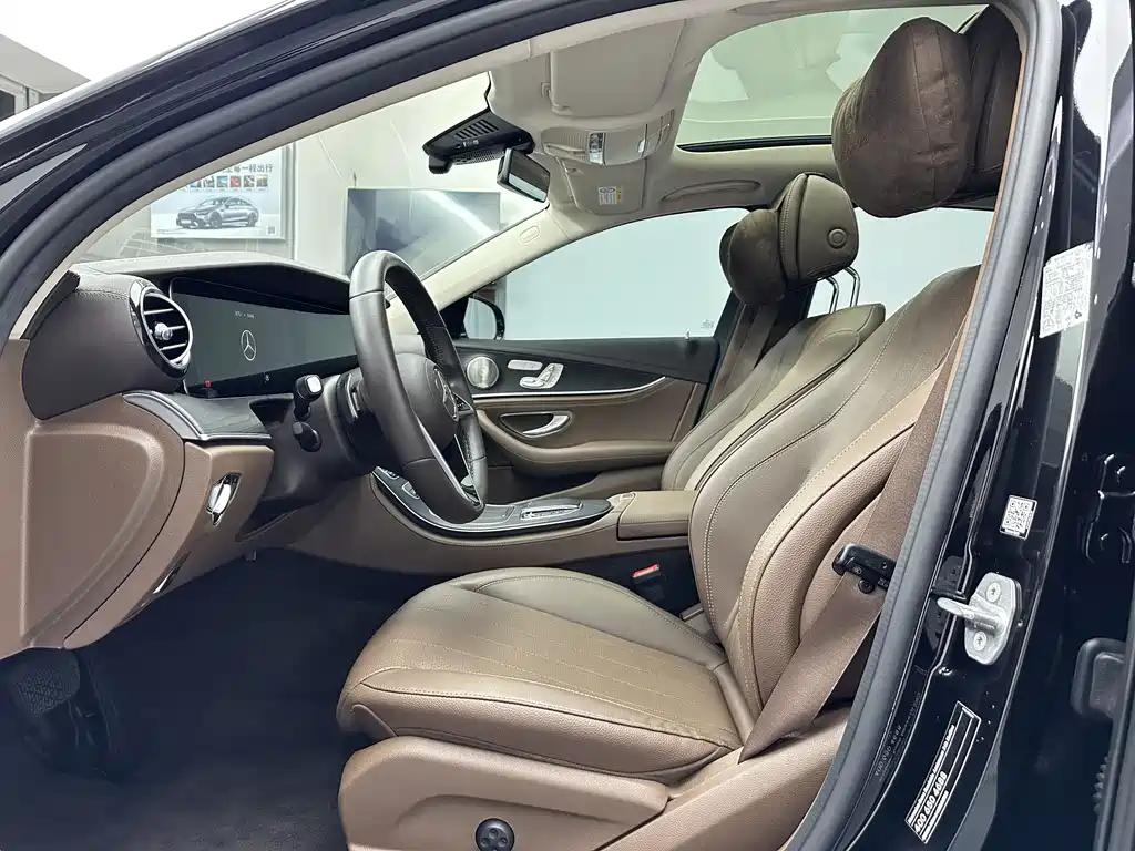 Mercedes-Benz E-Class 2023 — фото 10