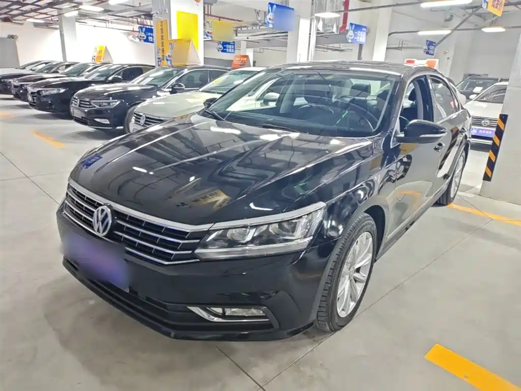 Volkswagen Passat 2018 — фото 1