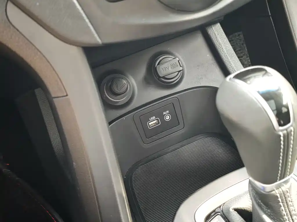 Hyundai Santa Fe 2018 — фото 30