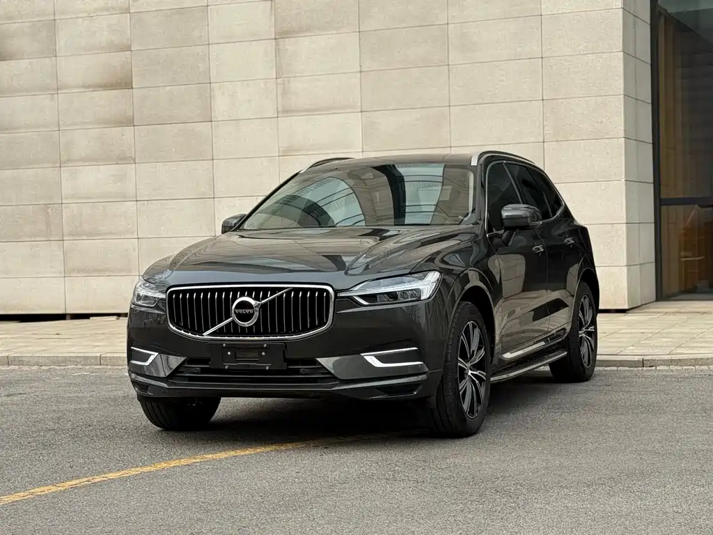 Volvo XC60 2020 — фото 1