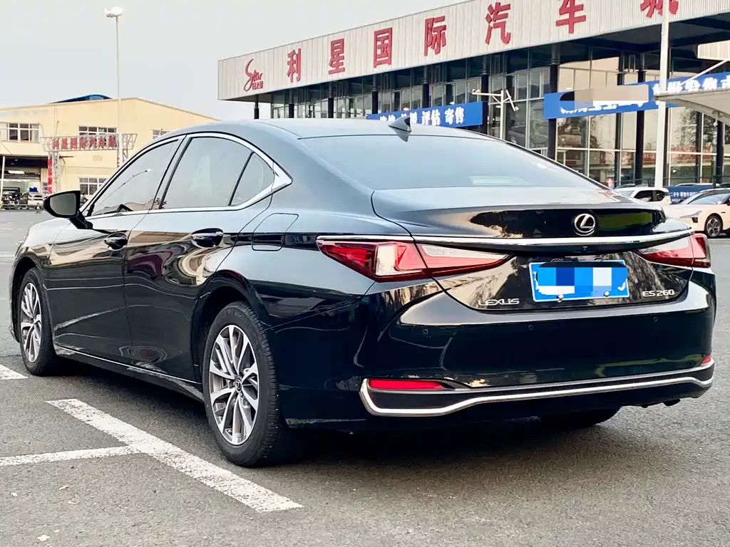 Lexus ES 2023 — фото 4