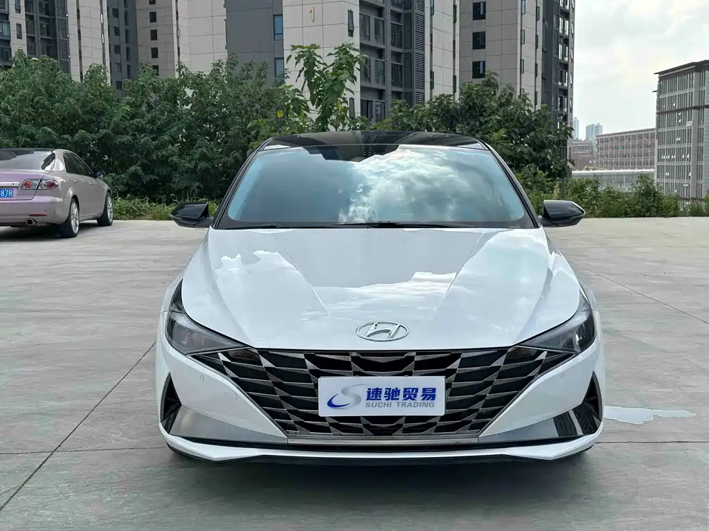 Hyundai Elantra 2022