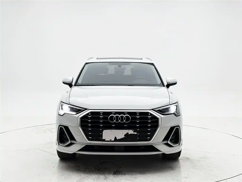 Audi Q3 2022 — фото 2