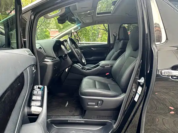 Toyota Vellfire 2022