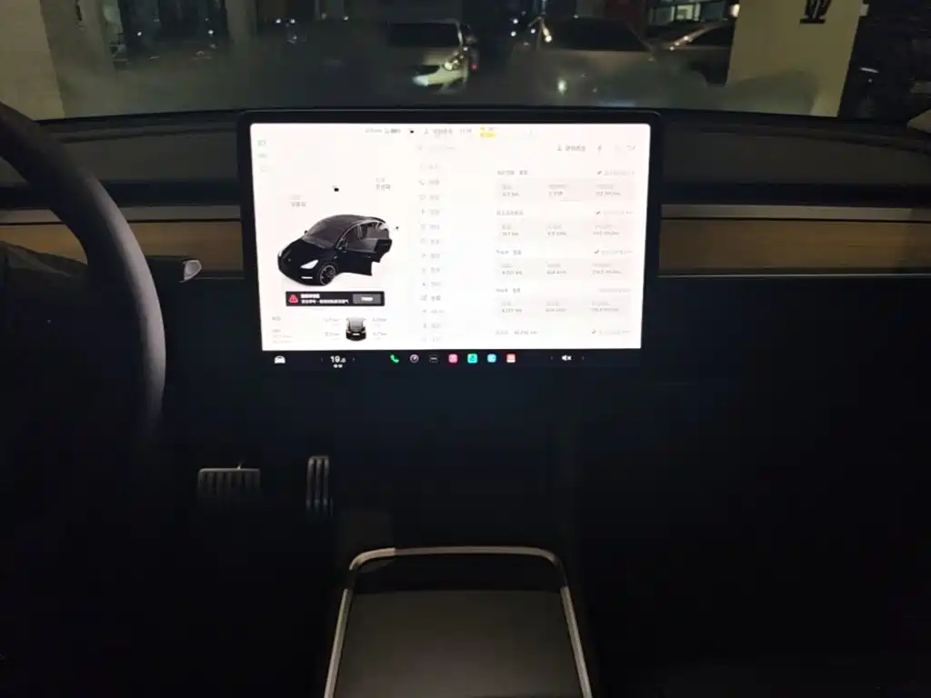 Tesla Model Y 2023 — фото 13