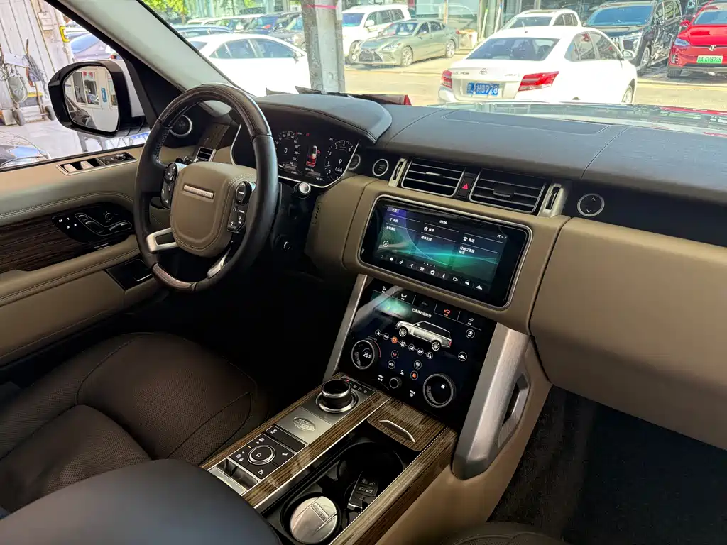Land Rover Range Rover 2019 — фото 18