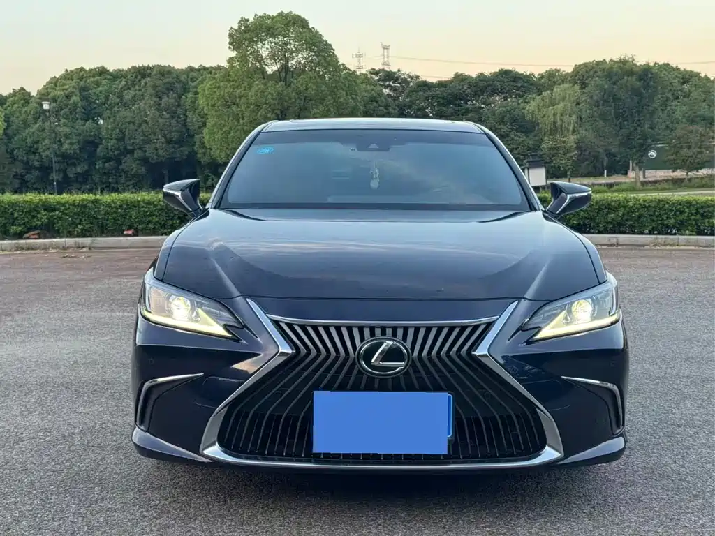 Lexus ES 2020 — фото 3