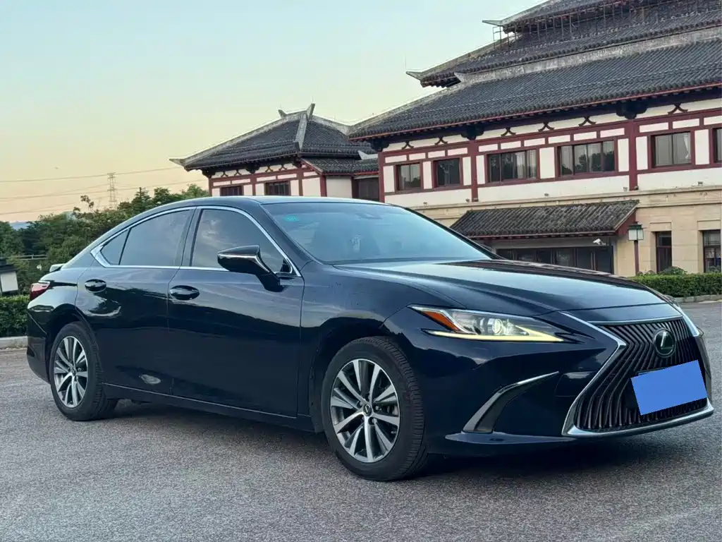 Lexus ES 2020 — фото 2