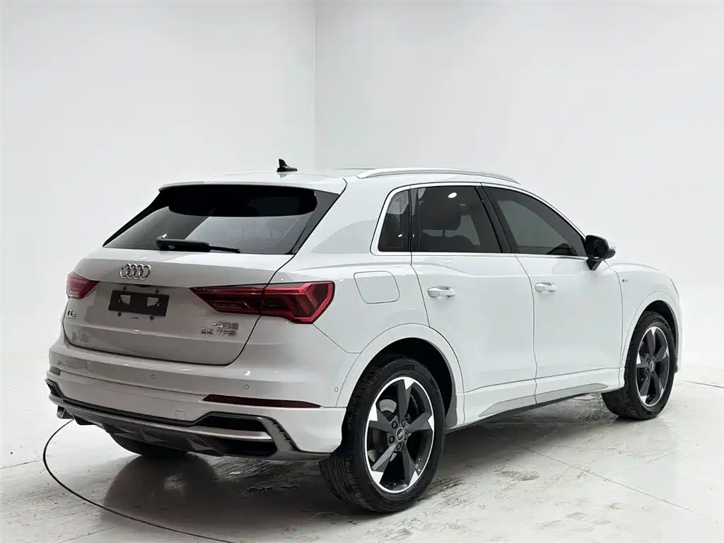 Audi Q3 2022 — фото 6