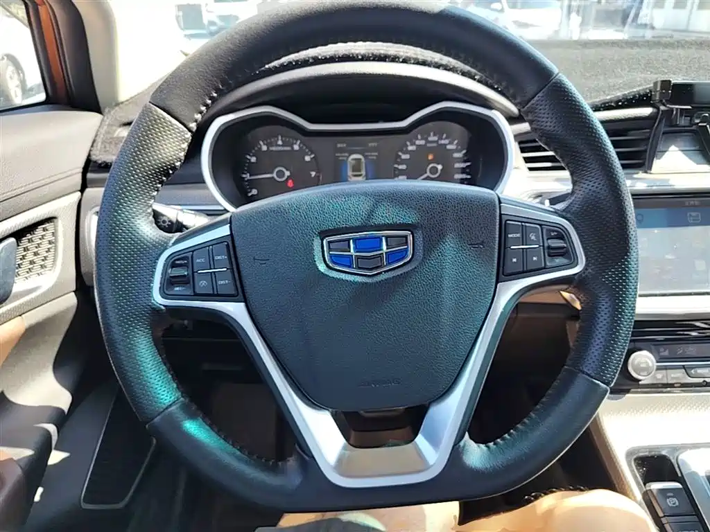 Geely Emgrand GS 2017 — фото 11