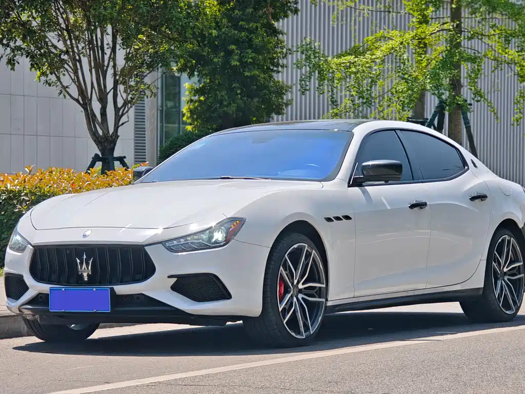 Maserati Ghibli 2015 — фото 1