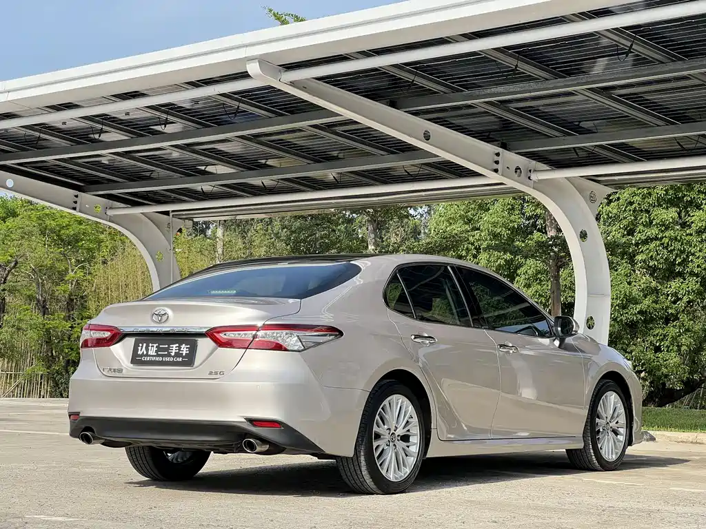 Toyota Camry 2020 — фото 6