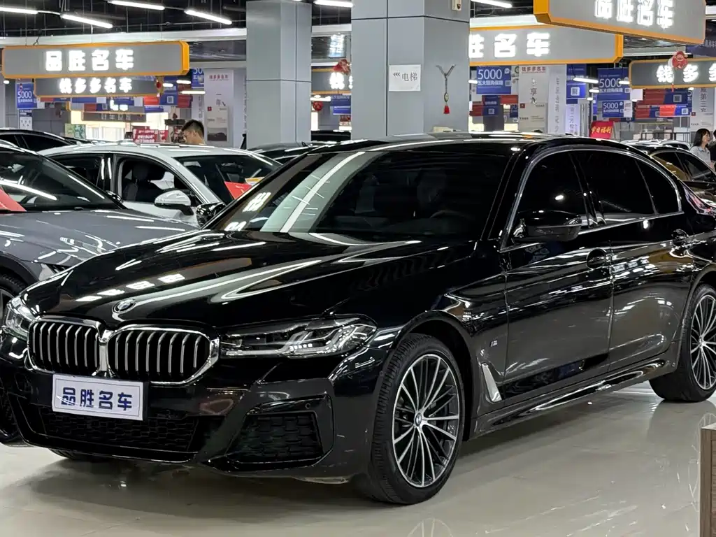 BMW 5 Series 2021 — фото 1