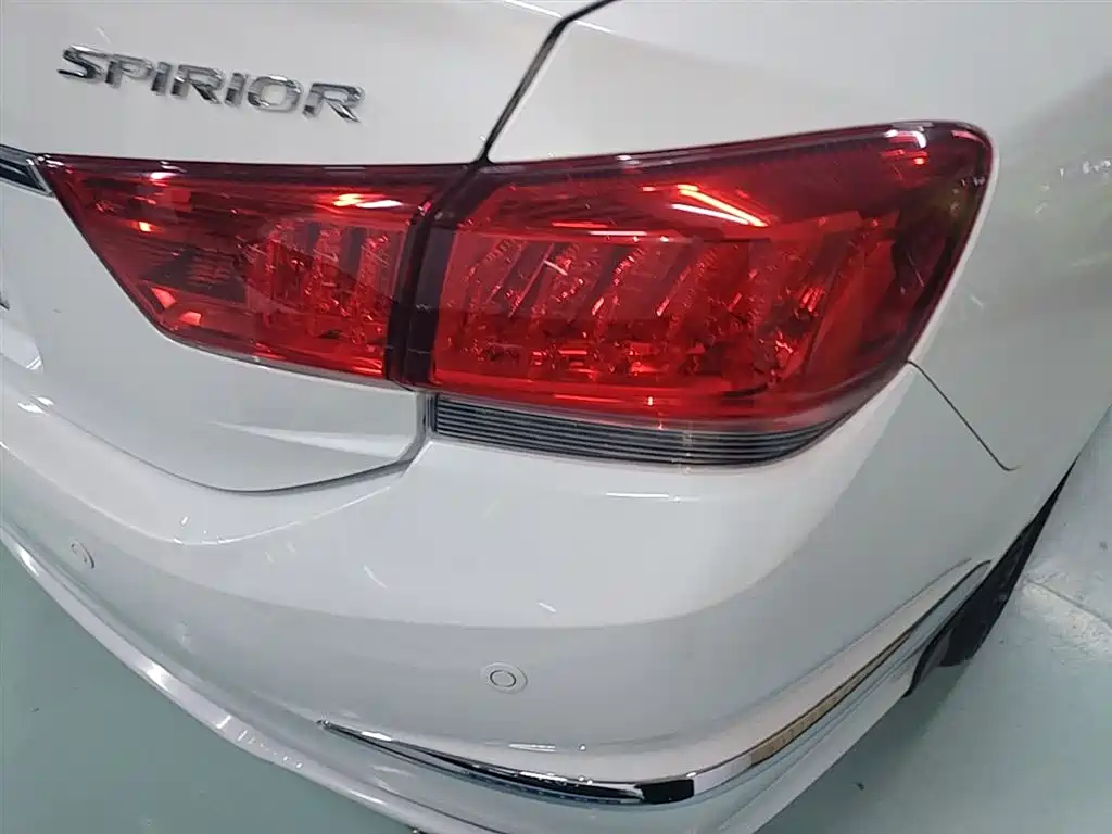 Honda Spirior 2016 — фото 8