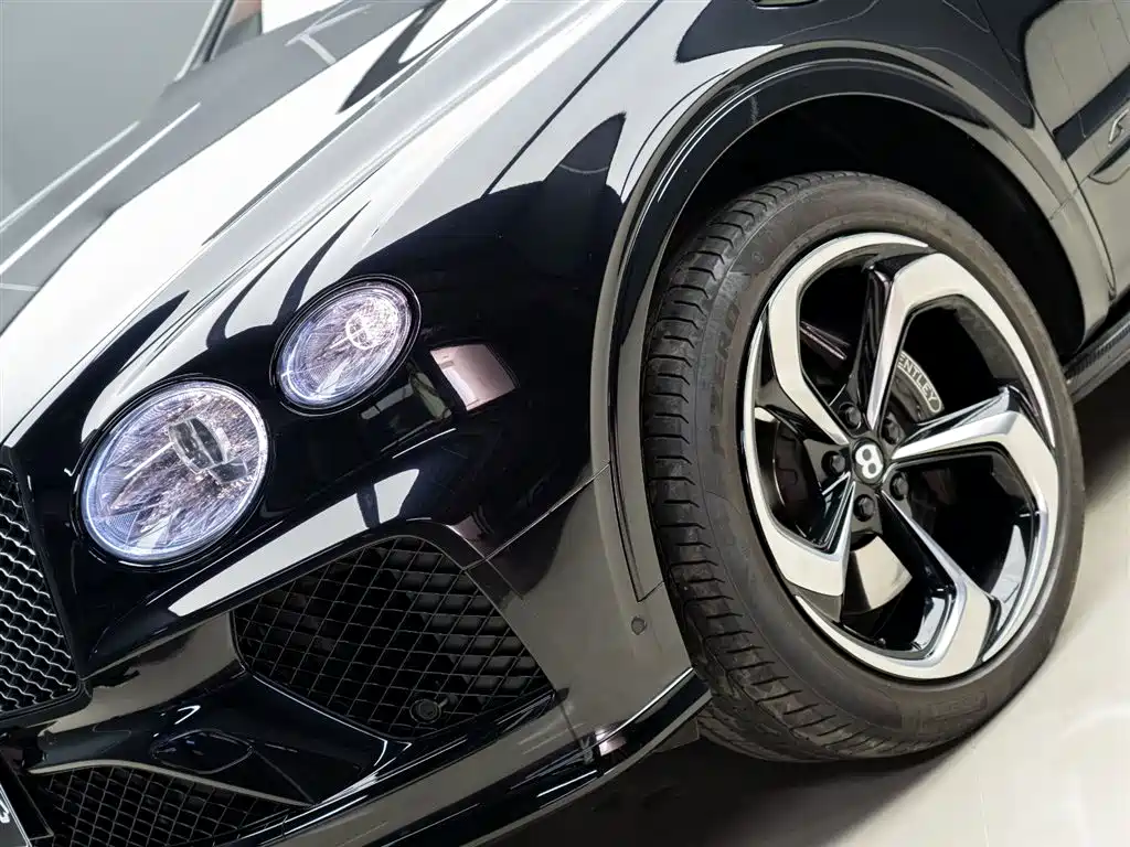 Bentley Bentayga 2022 — фото 3