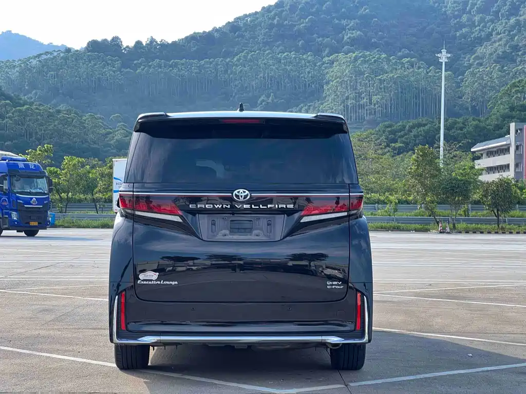 Toyota Vellfire 2024 — фото 7