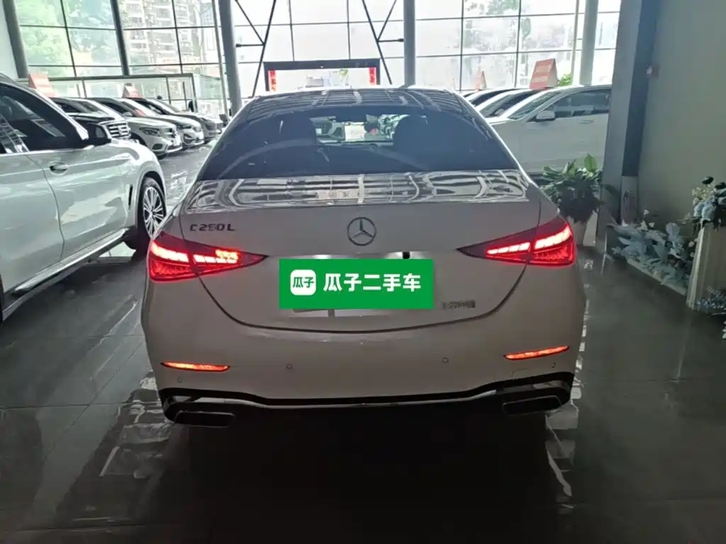 Mercedes-Benz C-Class 2024