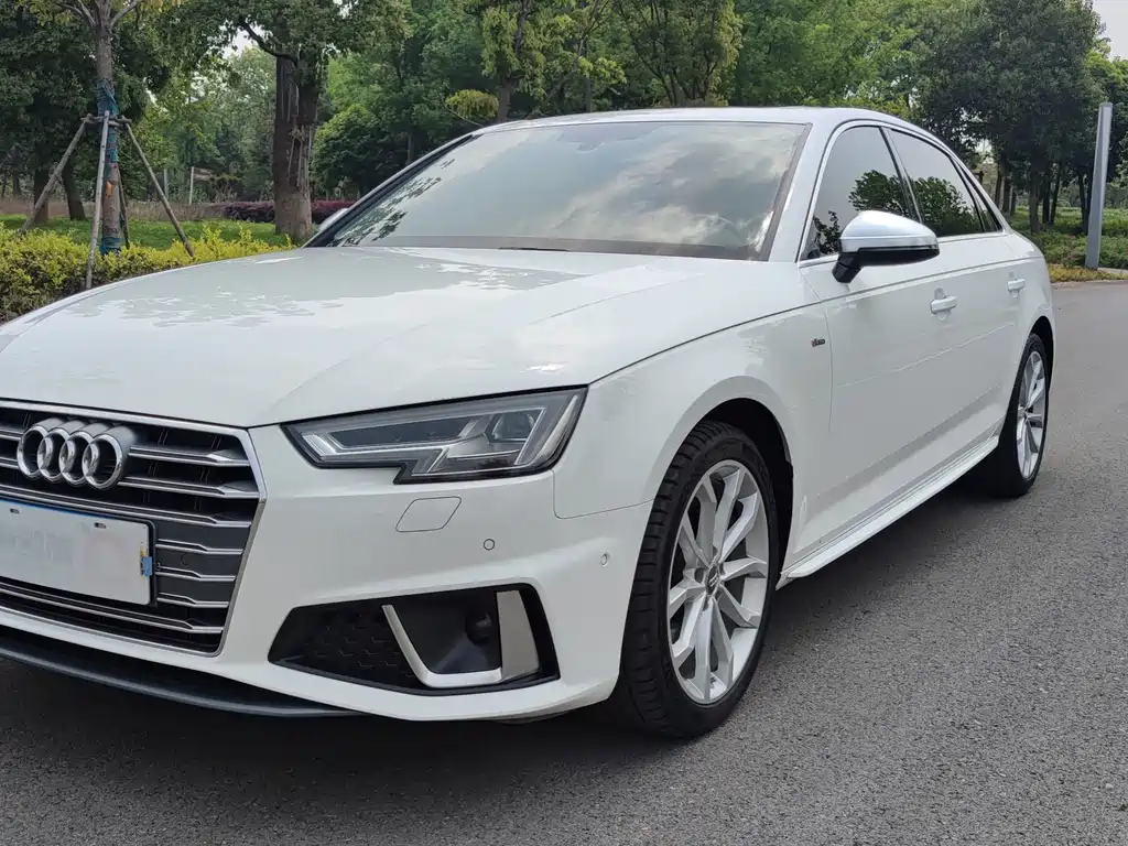 Audi A4L 2019