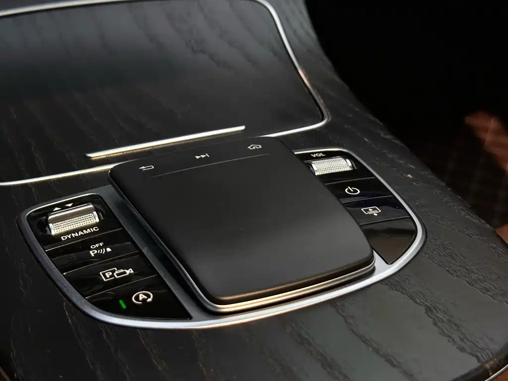 Mercedes-Benz E-Class 2019 — фото 26