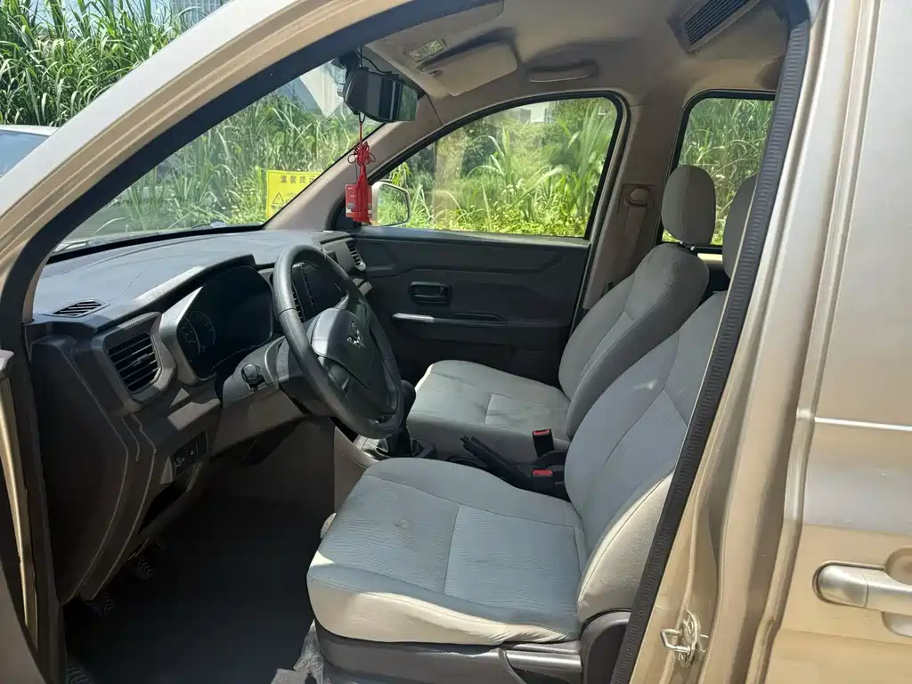 Wuling Hongguang V 2019 — фото 4