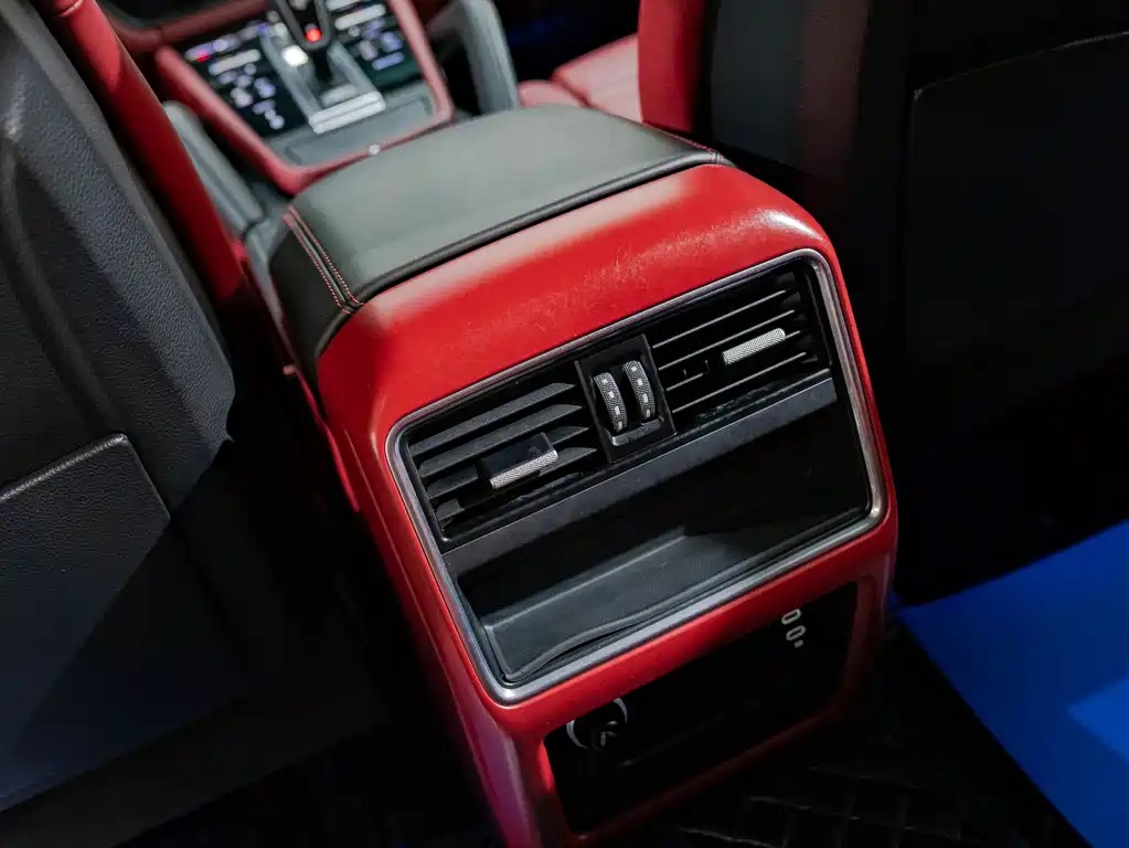 Porsche Cayenne 2020 — фото 15