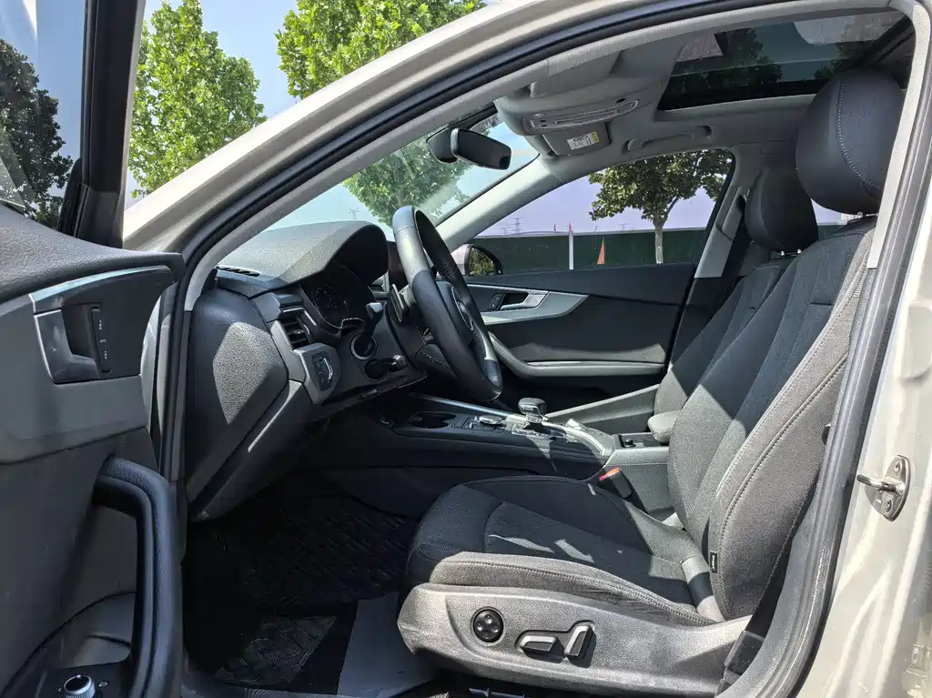 Audi A4L 2019