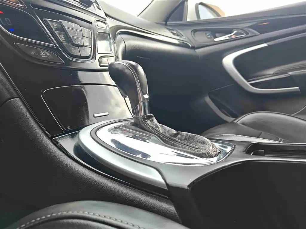 Buick Regal 2016 — фото 17