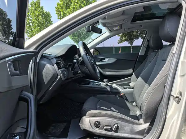 Audi A4L 2019