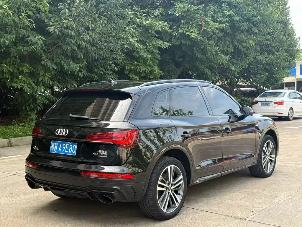 Audi Q5L 2023 — фото 16