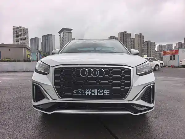 Audi Q2L 2022