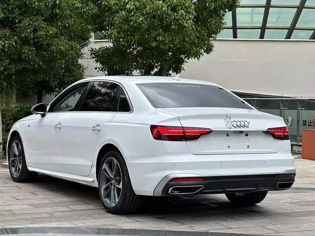 Audi A4L 2021