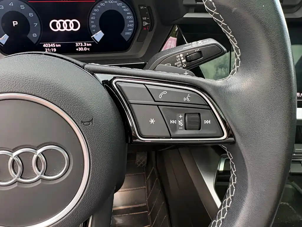Audi A3 2023 — фото 11