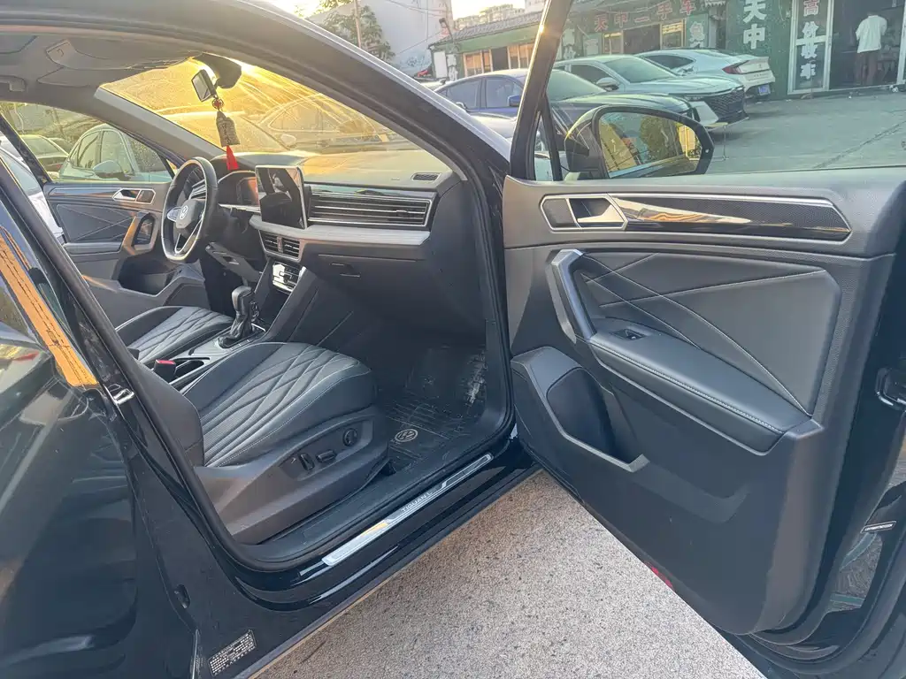 Volkswagen Tiguan L 2022