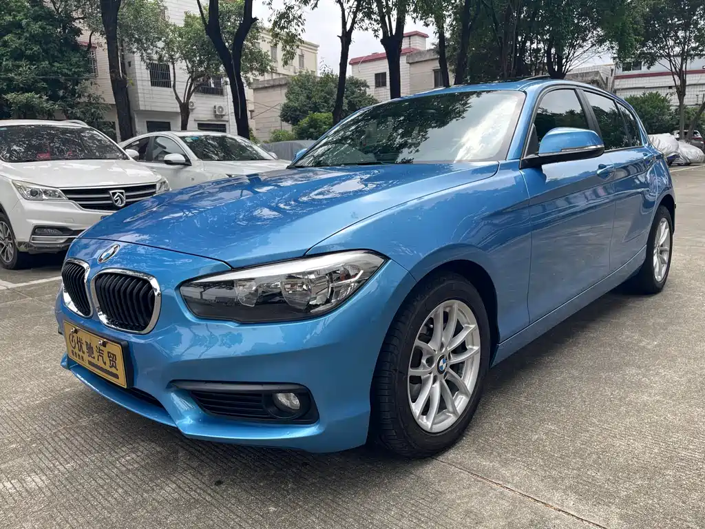BMW 1 Series 2019 — фото 1
