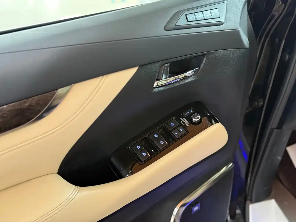 Toyota Alphard 2020 — фото 7