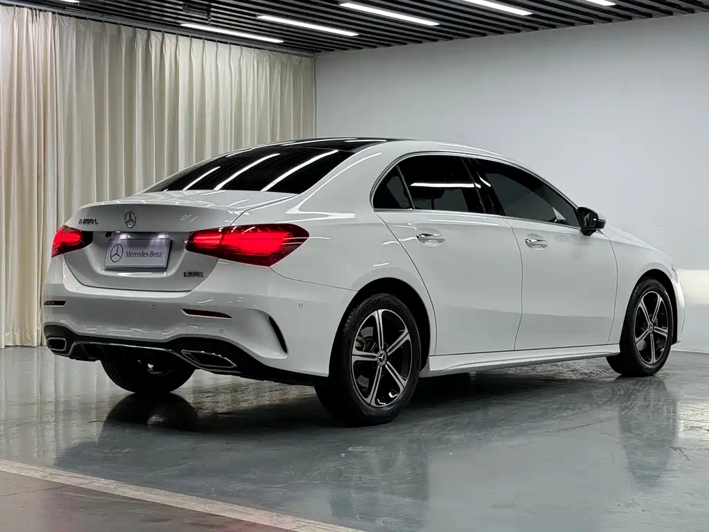 Mercedes-Benz A-Class 2024 — фото 17