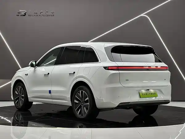 Li Auto L6 2025
