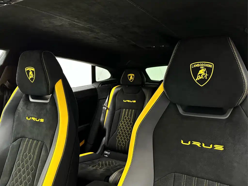 Lamborghini Urus 2023 — фото 22