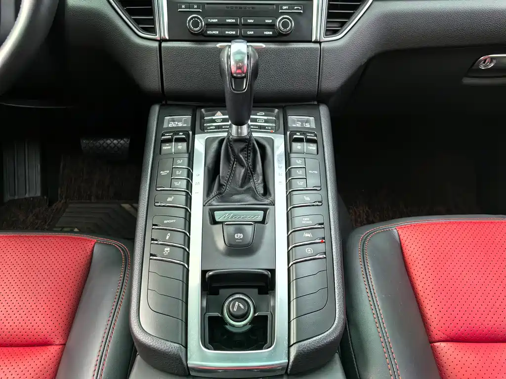 Porsche Macan 2016 — фото 13