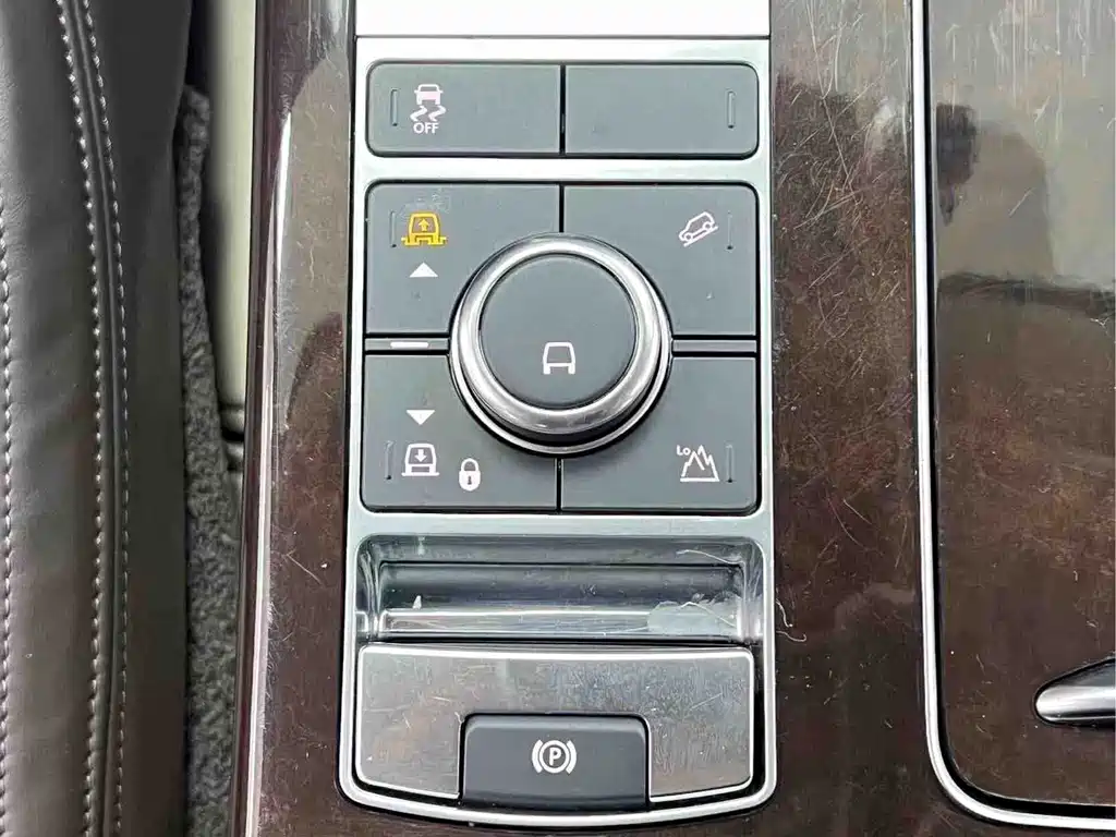 Land Rover Range Rover 2022 — фото 18