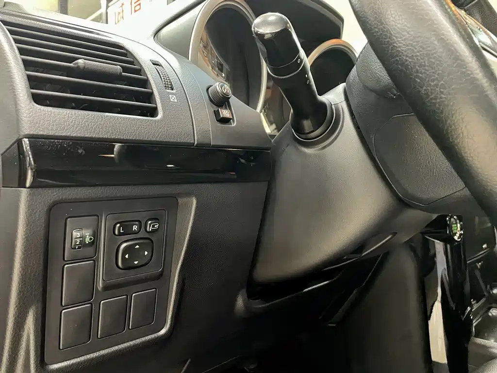 Toyota Prado 2015 — фото 16