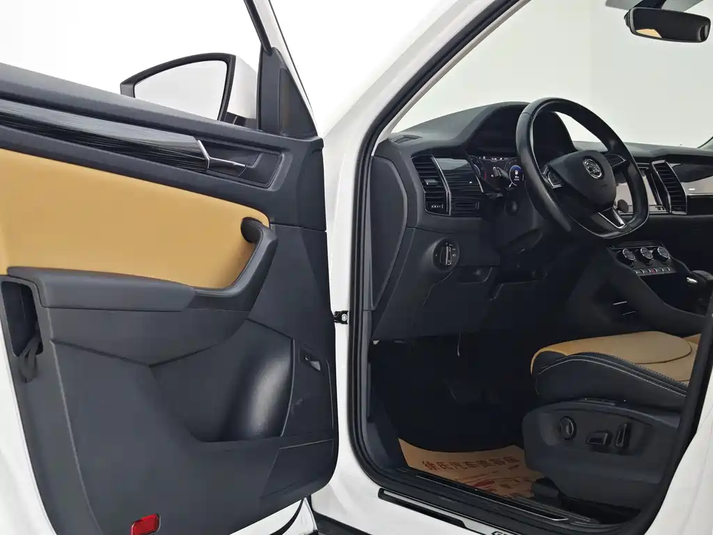 Skoda Kodiaq GT 2020 — фото 13