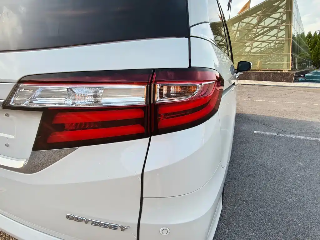 Honda Odyssey 2019 — фото 9