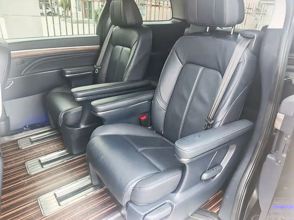 GAC Trumpchi M8 2022 — фото 5