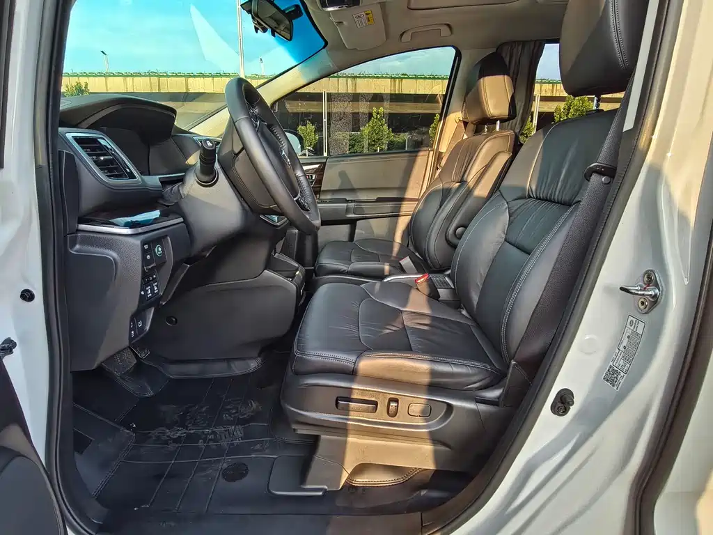 Honda Odyssey 2019 — фото 15
