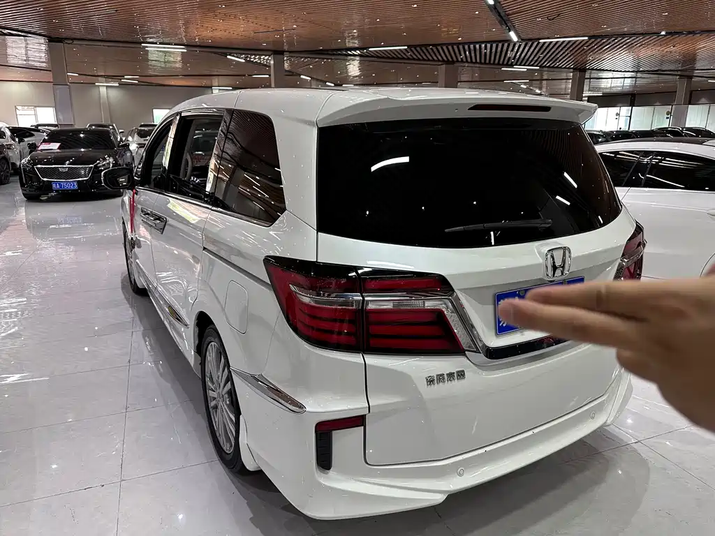 Honda Elysion 2018 — фото 10